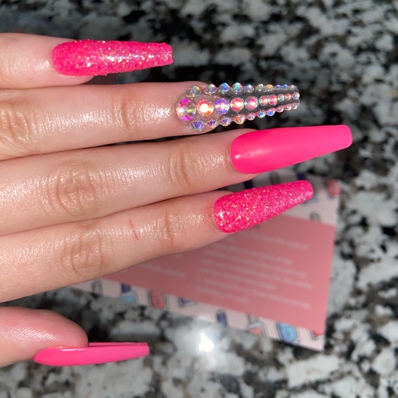 Press On Nails - Picture 3 of 4